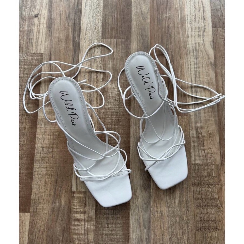 KATIENYC Wild Pair Eross Lace-Up Dress Sandals Size 12 in White